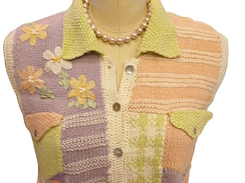 VINTAGE 1997 SUSAN BRISTOL CASUALS SLEEVELESS PASTEL SWEATER VEST HAND EMBROIDERED, PATCHWORK STYLE –  RIBBON FLOWERS