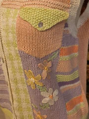 VINTAGE 1997 SUSAN BRISTOL CASUALS SLEEVELESS PASTEL SWEATER VEST HAND EMBROIDERED, PATCHWORK STYLE –  RIBBON FLOWERS