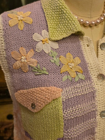VINTAGE 1997 SUSAN BRISTOL CASUALS SLEEVELESS PASTEL SWEATER VEST HAND EMBROIDERED, PATCHWORK STYLE –  RIBBON FLOWERS