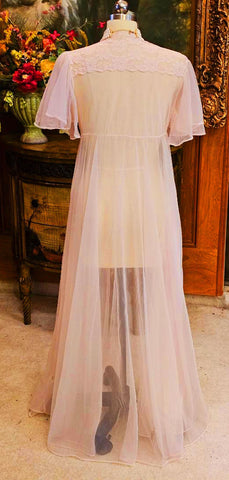 VINTAGE VAL MODE BABY PINK LACE PEIGNOIR
