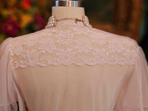 VINTAGE VAL MODE BABY PINK LACE PEIGNOIR