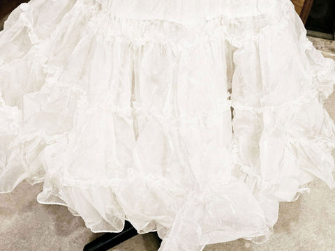 VINTAGE GRAND SWEEP SQUARE DANCE CRINOLINE 2 LAYERS GLISTENING SNOW WHITE VINTAGE SLIP