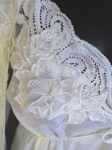 *VINTAGE SARA BETH BRIDAL TROUSSEAU LACEY VICTORIAN-LOOK PEIGNOIR & NIGHTGOWN SET SPRINKLED WITH APPLIQUES & PEARLS
