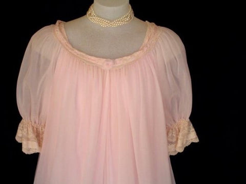 * NEW WITH TAG - EXQUISITE VINTAGE MISS ELAINE DUCHESS PINK LACE & RIBBON DOUBLE NYLON PEIGNOIR & NIGHTGOWN SET