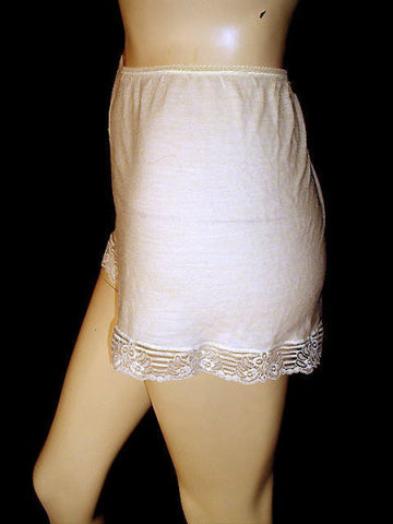 *VINTAGE DAMART THERMAL SILK FANCY LACE PANTIES FROM FRANCE - SIZE LARGE