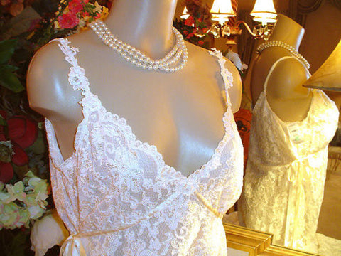 *NEW WITH TAG FROM NEIMAN MARCUS - EXQUISITE & RARE CLAIRE PETTIBONE BRIDAL TROUSSSEAU LACE NIGHTGOWN