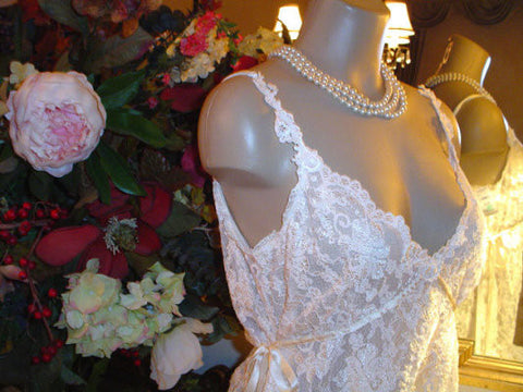 *NEW WITH TAG FROM NEIMAN MARCUS - EXQUISITE & RARE CLAIRE PETTIBONE BRIDAL TROUSSSEAU LACE NIGHTGOWN