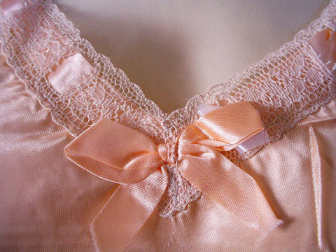 *VINTAGE '40s ALL RAYON SATIN LACE SLIP WITH ADORABLE BOW - NEW OLD STOCK