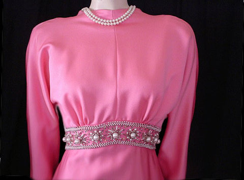 *VINTAGE SPARKLING RHINESTONE & HUGE PEARL EVENING DRESS WITH A GORGEOUS BACK
