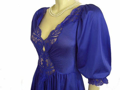 *RARE STYLE VINTAGE OLGA SPANDEX LACE NIGHTGOWN WITH SLEEVES IN BACHELOR BUTTON  - SIZE SMALL