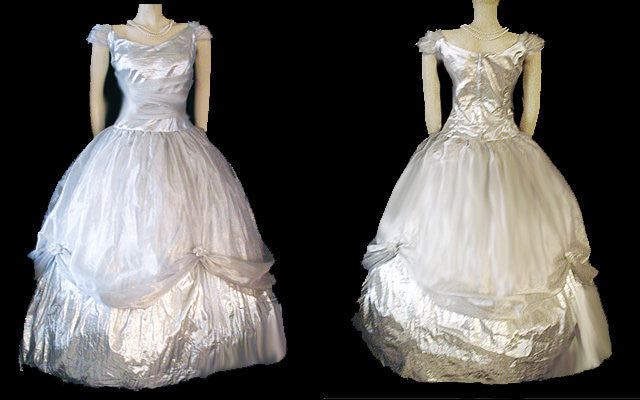 *BEAUTIFUL VINTAGE '80s SILVER LAME & SILVERY ORGANZA PROM DRESS / EVENING GOWN ADORNED WITH  SPRIGS  OF FLOWERS