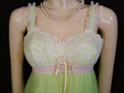 *VINTAGE RARE COLOR OLGA LACE BUILT-IN BRA DOUBLE NYLON "SLEEPING PRETTY" NIGHTGOWN IN LIMEADE