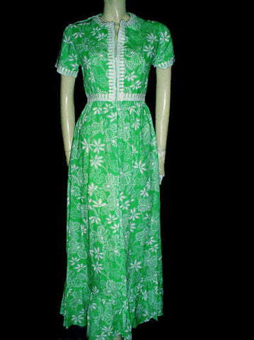 *NEW WITH TAG - VINTAGE EVELYN PEARSON DRESSING GOWN ROBE IN LUCITE GREEN & WHITE