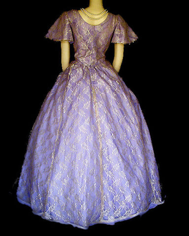 *VINTAGE FAIRY PRINCESS EVENING GOWN IN LAVENDER WITH SILVER LEAF LACE