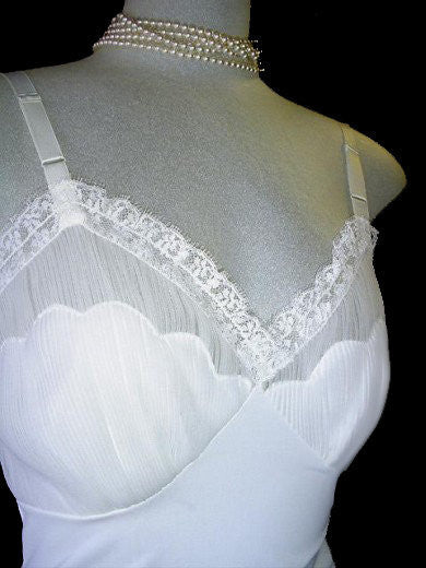 Shell Pattern Bodice *BEAUTIFUL VINTAGE SHADOWLINE SEA SHELL BODICE PLEATED LACE SLIP ...