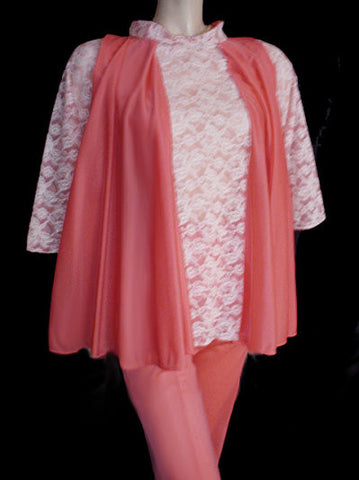 *ADORABLE VINTAGE ‘50s VANITY FAIR-LOOK VERY FULL SWING TOP PAJAMA SET WITH WHITE LACE-TRIMMED CAPRIS IN TROPICAL MANGO