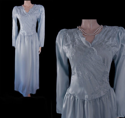 *VINTAGE WOODWARD SATIN FLORAL EMBROIDERED SCALLOPED NIGHTGOWN IN TWILIGHT