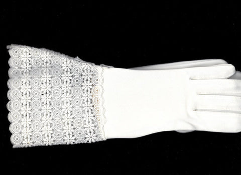 *ELEGANT VINTAGE ‘50s / EARLY ‘60s HEAVY EMBROIDERED LACE CUFF GAUNTLET GLOVES - NEW OLD STOCK WITH TAGS