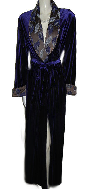 NEW - GORGEOUS DIAMOND TEA LUXURIOUS WRAP-STYLE SPANDEX VELVET VELOUR ROBE IN AMETHYST WITH BROCADE APPLIQUE-LOOK FLORAL & LEAF COLLAR & CUFFS - SIZE MEDIUM - #2 - WOULD MAKE A WONDERFUL GIFT