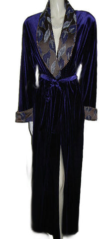 *NEW - GORGEOUS DIAMOND TEA LUXURIOUS WRAP-STYLE SPANDEX VELVET VELOUR ROBE IN AMETHYST WITH BROCADE APPLIQUE-LOOK FLORAL & LEAF COLLAR & CUFFS - SIZE MEDIUM -  #1 - WOULD MAKE A WONDERFUL GIFT