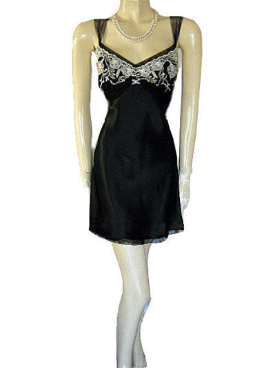 BEAUTIFUL FLORA NIKROOZ BLACK & SILVER EMBROIDERED SATIN NIGHTGOWN  ADORNED WITH A SPARKLING RHINESTONE CLIP- EXTRA LARGE - XL