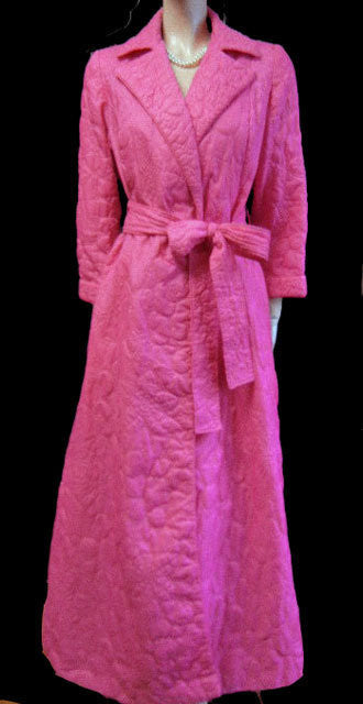 *BEAUTIFUL VINTAGE '60s / EARLY '70s BULLOCK‘S SILKY QUILTED ROBE MADE IN HONG KONG IN MARDI GRAS PINK - PETITE / SMALL