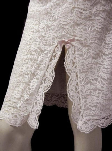 *VINTAGE ‘50s / ‘60s GLYDONS PETTI-SLIP PLUS LACE HALF SLIP IN DUSTING POWDER WITH PINK BOW