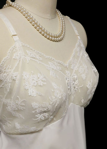 *VINTAGE '60s ARISTOCRAFT BY SUPERIOR SLIP DRIPPING WITH LACE AND SATIN BOW APPLIQUE