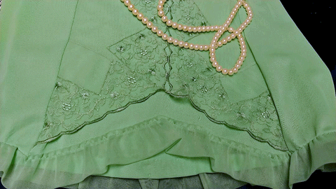 *VINTAGE BERKSHIRE EMBROIDERED LACE FLOUNCE SLIP IN RARE CREME DE MENTHE