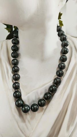 *NEW - LARGE BLACK SOUTH SEA SEASHELL PEARL NECKLACE - VERY CLASSIC