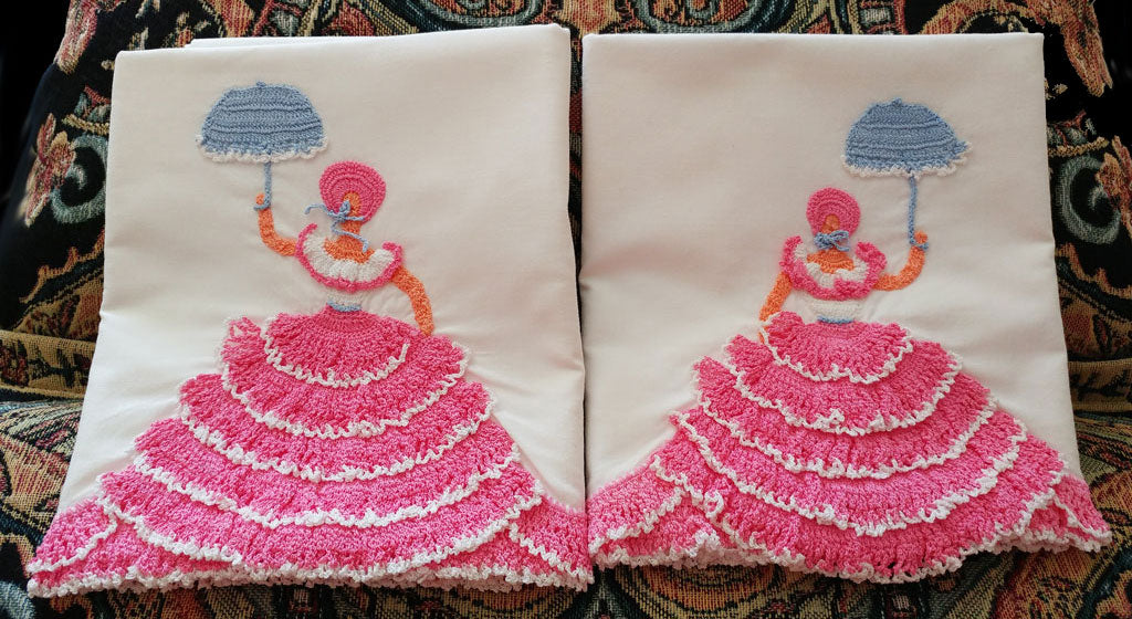 *GORGEOUS VINTAGE HEIRLOOM CROCHETED BY HAND FROM 1949 PATTERN CRINOLINE LADY CAMEO PILLOW CASES - 1 PAIR