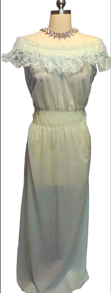 * VINTAGE 1950s / 1960S EDWARDS LINGERIE LACE & PLEATS MINT GREEN NIGHTGOWN IN NEPTUNE