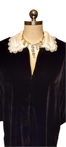 * VINTAGE EVE STILLMAN BLACK VELOUR ROBE WITH WHITE PUFFY SATINY AND LACE COLLAR AND CUFFS