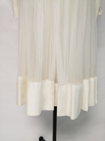 VINTAGE EYE FUL BY "THE FLAUMS" BRIDAL TROUSSEAU PLEATED & SATIN PEIGNOIR & NIGHTGOWN SET IN WINTER MOON