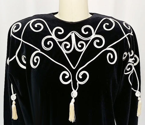 *GLAMOROUS VINTAGE GEORGETTE TRABOLSI DRESSING GOWN EVENING GOWN WITH SOUTACHE & SILKY TASSELS