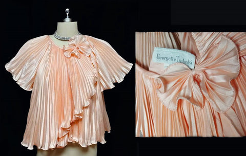 EXQUISITE VINTAGE' 60s / '70s GEORGETTE TRABOLSI PLEATED BED JACKET WITH BOW IN PEACH BLOSSOM