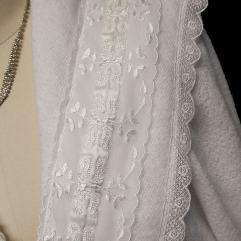 *EXQUISITE VINTAGE FANCY LACE EMBROIDERED GILLIGAN O'MALLEY WASHABLE WHITE SWEATER  - WOULD MAKE A WONDERFUL CHRISTMAS  OR BIRTHDAY GIFT