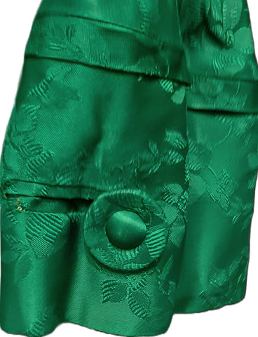 *  VINTAGE EMERALD GREEN BROCADE CLUTCH EVENING COAT WITH HUGE BUTTONS ON SLEEVES IN SHAMROCK