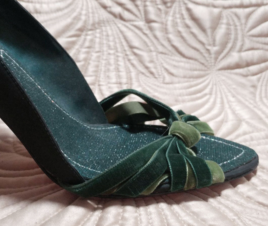 Emerald Green Velvet Bow Shoe Clips for Women, Christmas Velvet Bow for  Womens Pumps, Gold Beaded Shoes Decoration, Dark Green Velvet Bows 