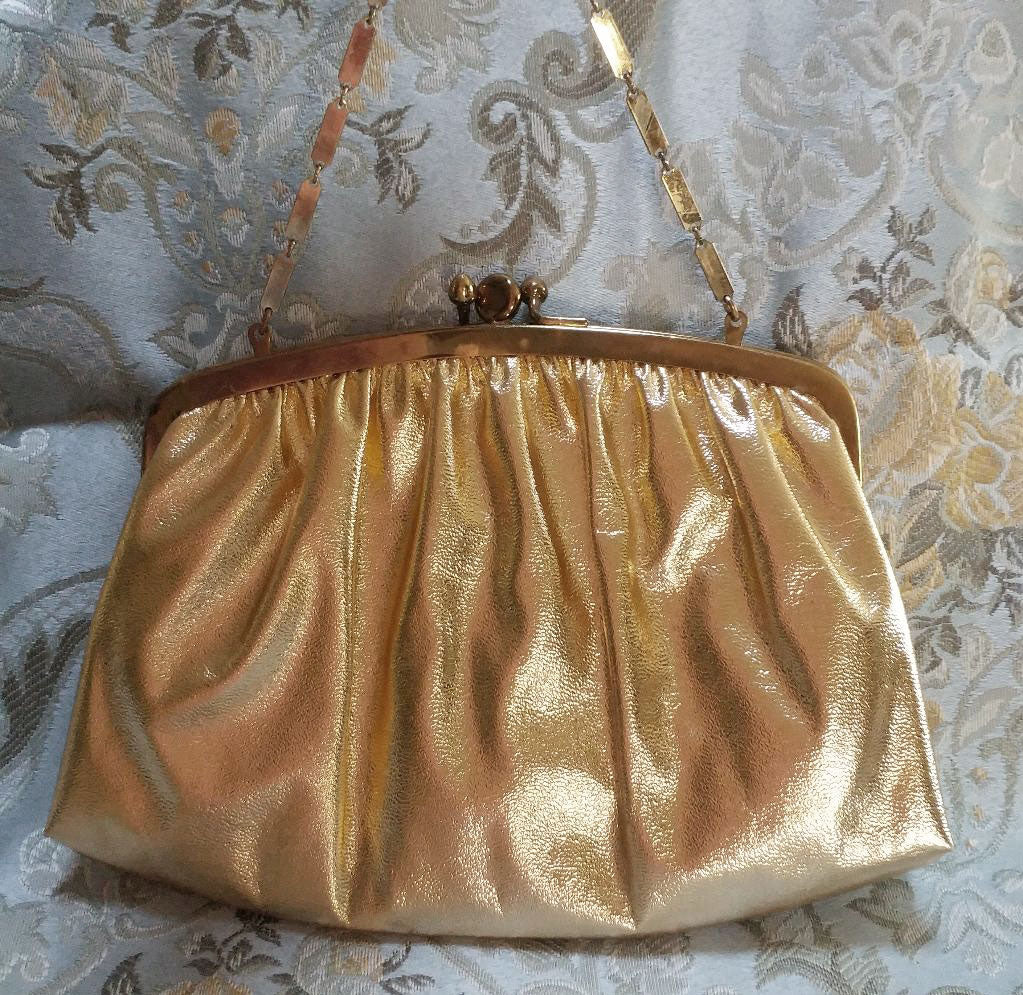 VINTAGE 1960s H L GOLD EVENING BAG WITH UNIQUE CHAIN HANDLE AND