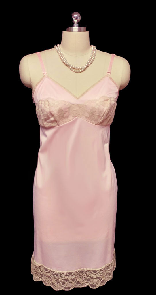 FANCY VINTAGE HOLLYWOOD VASSERETTE ECRU LACE SLIP IN SWEETHEART PINK Vintage Clothing & Fashions | Midnight Glamour FANCY VINTAGE HOLLYWOOD VASSERETTE ECRU LACE SLIP IN SWEETHEART PINK Vintage Clothing & Fashions | Midnight Glamour