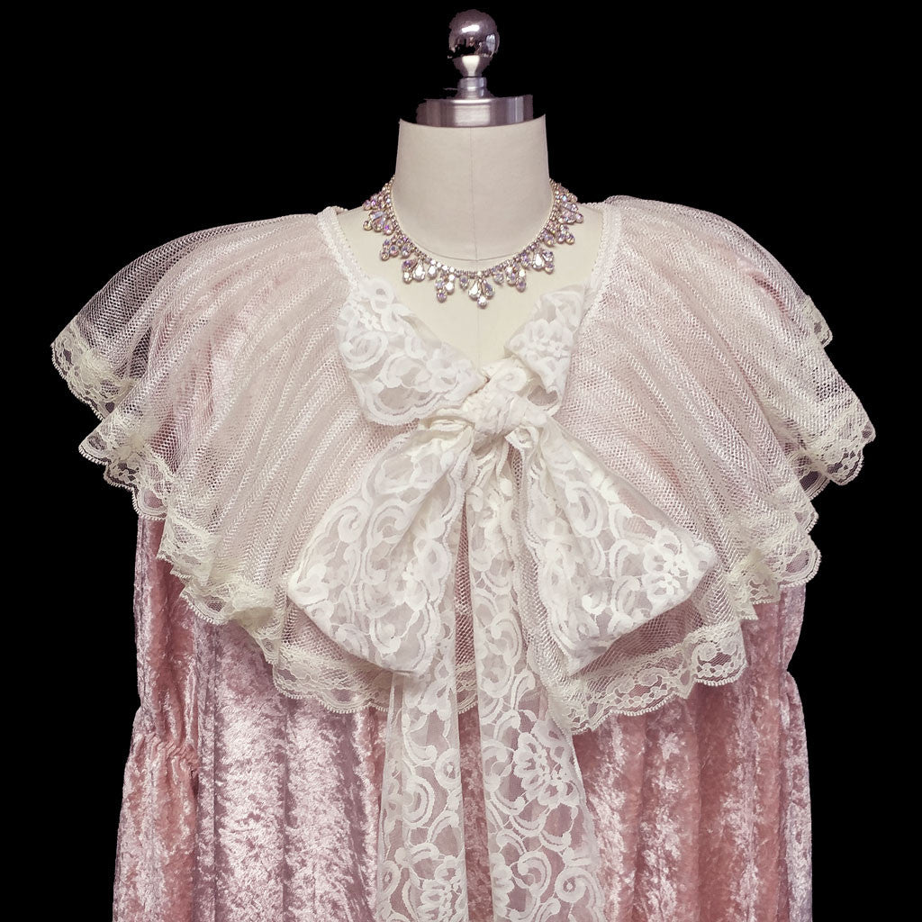 EXQUISITE VICTORIAN-LOOK PINK PANNE VELVETEEN DRESSING GOWN ROBE ADORN Vintage Clothing & Fashions | Midnight Glamour EXQUISITE VICTORIAN-LOOK PINK PANNE VELVETEEN DRESSING GOWN ROBE ADORN Vintage Clothing & Fashions | Midnight Glamour