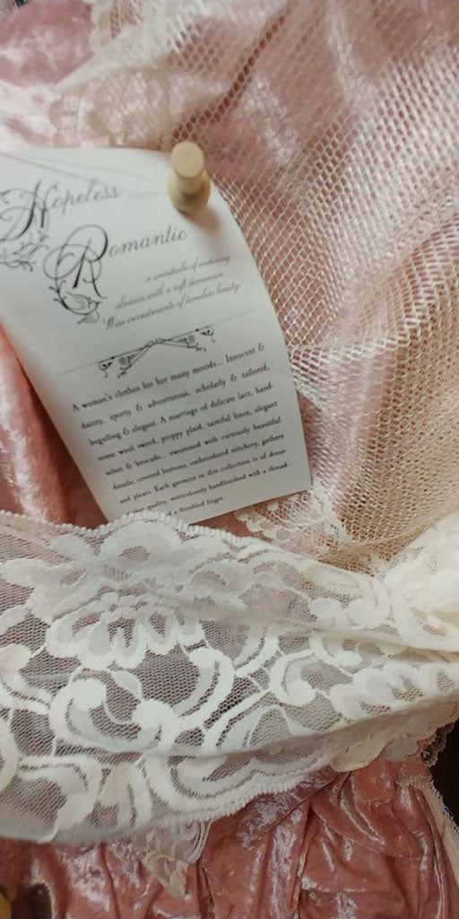 NEW WITH TAG - EXQUISITE VICTORIAN-LOOK PINK PANNE VELVETEEN DRESSING –  Vintage Clothing & Fashions
