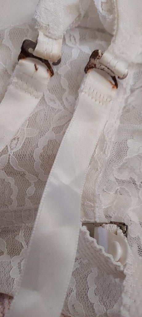 GLAMOROUS VINTAGE 1950s FANCY I OWE IT ALL TO GODDESS RUFFLE LACE MERR Vintage Clothing & Fashions | Midnight Glamour GLAMOROUS VINTAGE 1950s FANCY I OWE IT ALL TO GODDESS RUFFLE LACE MERR Vintage Clothing & Fashions | Midnight Glamour