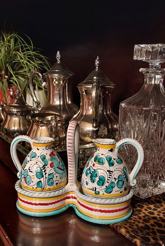 *  HAND PAINTED FIMA DERUTA MAIOLICA CALLE VERDE GREEN ROOSTER OIL AND VINEGAR CRUETS WITH CADDY FROM ITALY