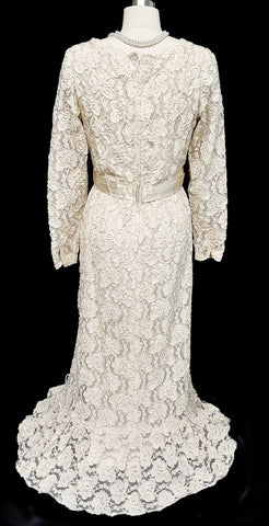 * GORGEOUS VINTAGE JACK BRYAN CHANTILLY LACE TITANIC-MOVIE TYPE EVENING GOWN / WEDDING GOWN IN IVORY - ABSOLUTELY GORGEOUS!