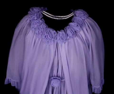 *FROM MY OWN PERSONAL COLLECTION - RARE, RARE VINTAGE JENELLE OF CALIFORNIA PEIGNOIR & NIGHTGOWN SET ADORNED WITH  DOUBLE NYLON ROSES IN FRENCH LILAC