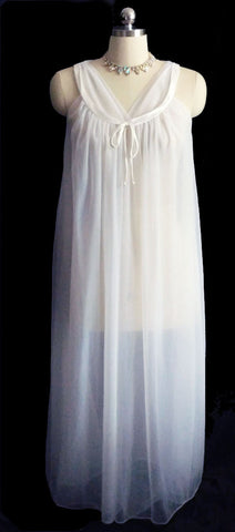 VINTAGE JENELLE OF CALIFORNIA DOUBLE NYLON PEIGNOIR & NIGHTGOWN SET TRIMMED WITH SATIN IN BRIDAL WHITE