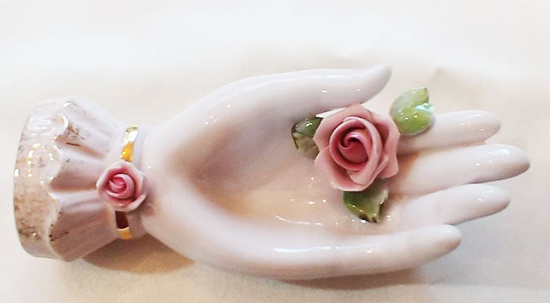 *VINTAGE '60s LEFTON CHINA CO. HAND PAINTED PORCELAIN RING & JEWELRY HOLDER ADORNED WITH A ROSE