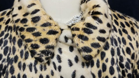 *VINTAGE FAUX FUR LEOPARD COAT WITH HUGE BUTTONS - GREAT FOR FALL OVER JEANS OR SLACKS
